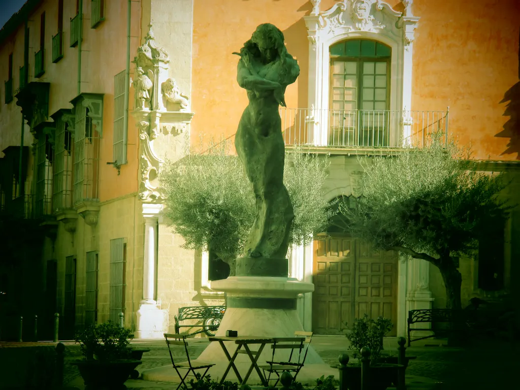 Foto del monumento all'artista jerezana Lola Flores: attrice, cantante e ballerina situato nel quartiere di San Miguel.